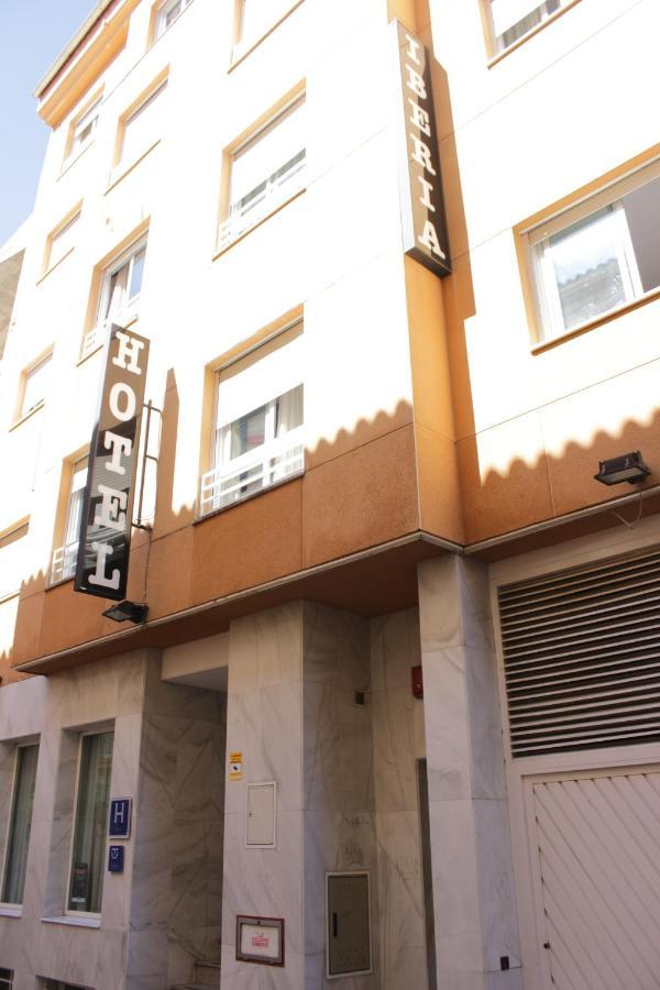 Hotel Iberia Plaza América Caces Kültér fotó