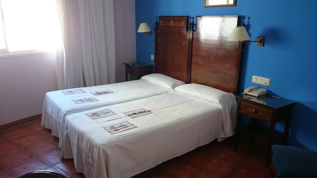 Hotel Iberia Plaza América Caces Szoba fotó